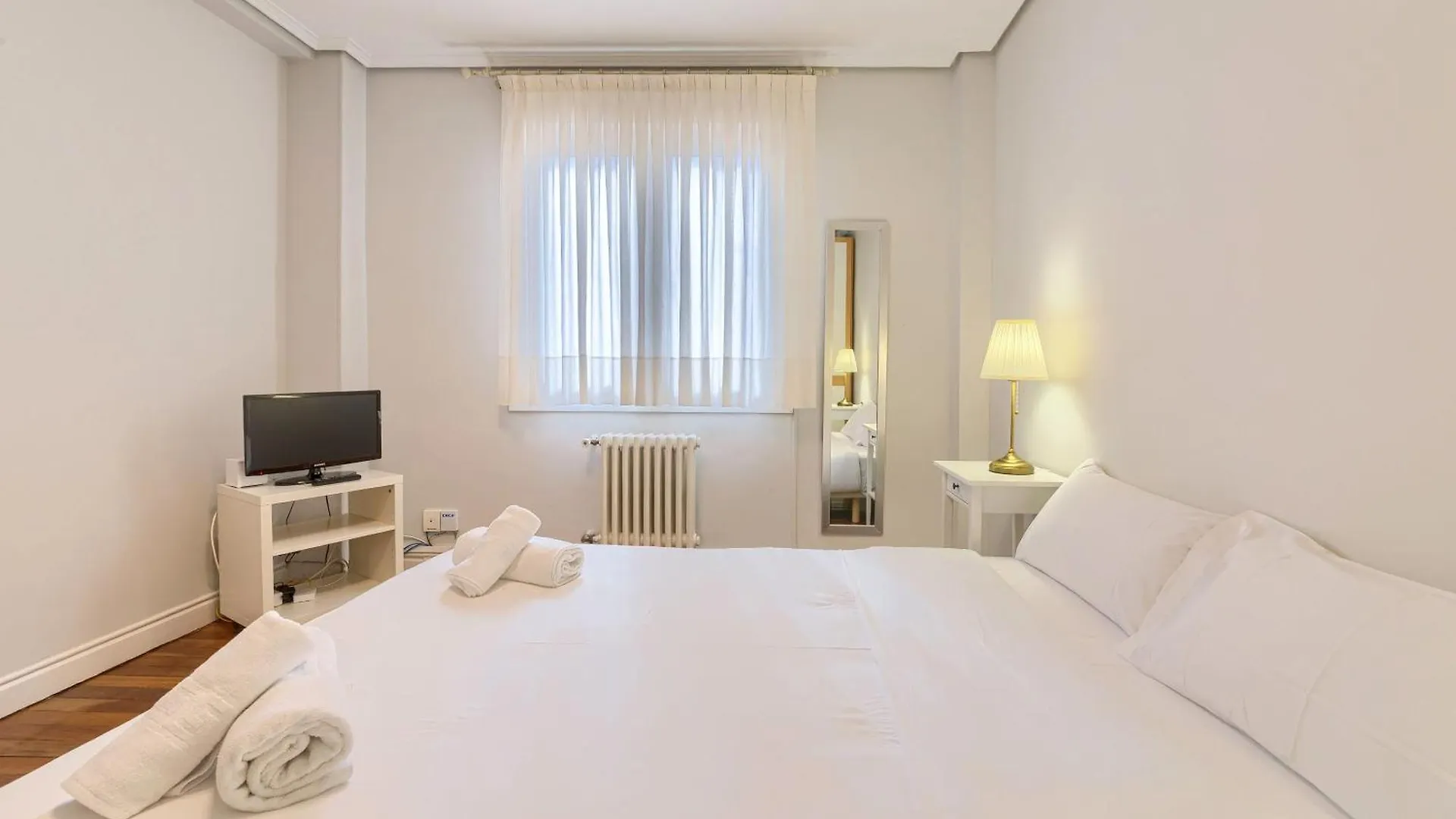 Azkuna Plaza & Vista Alegre By Next Stop Bilbao Spagna